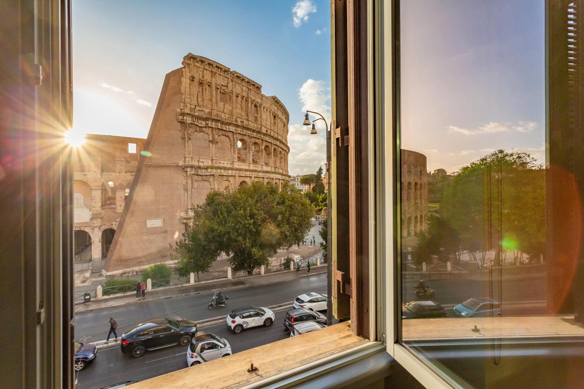 Iconic Apartment With Unique Colosseum View Rzym Zewnętrze zdjęcie
