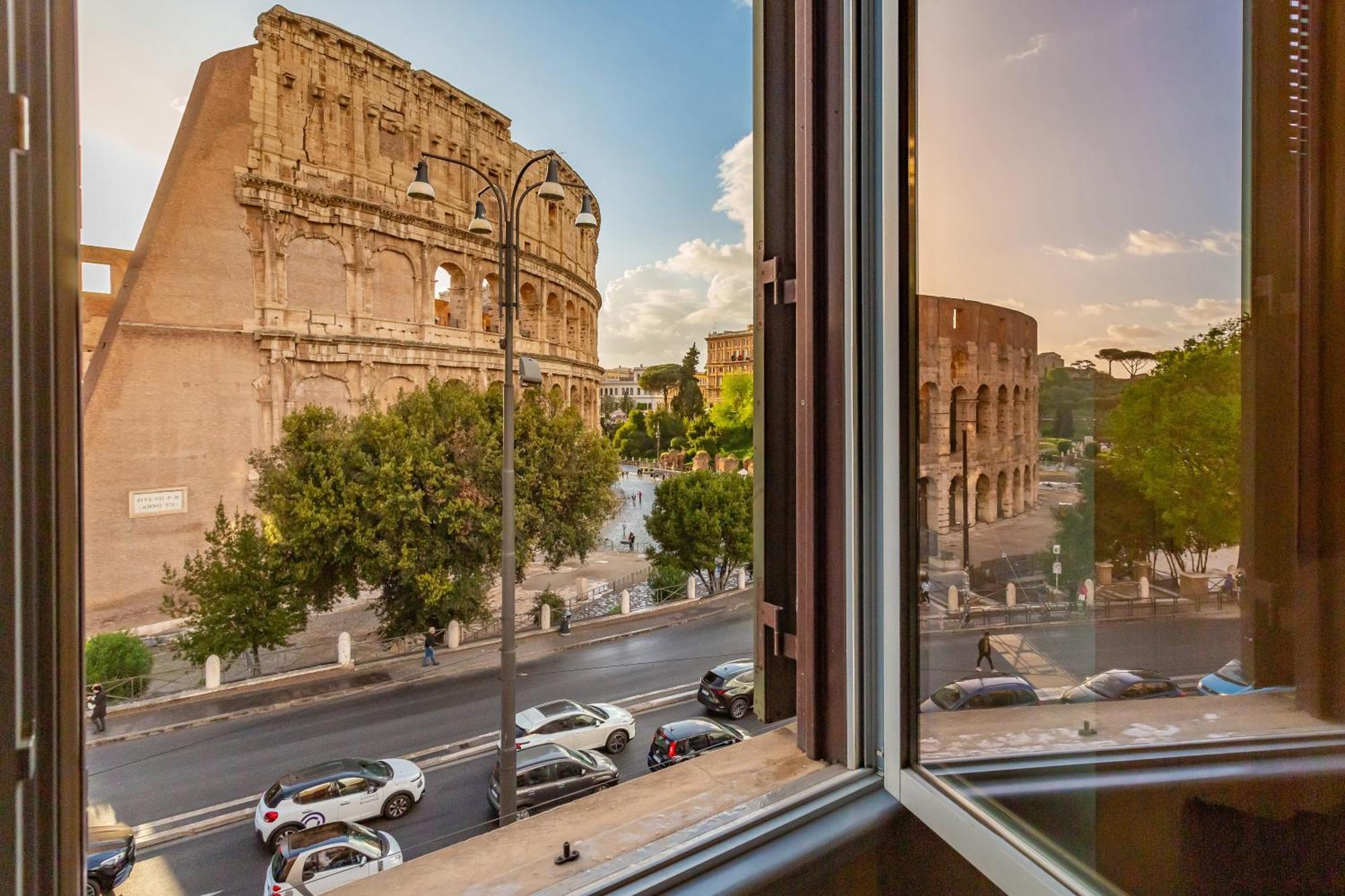 Iconic Apartment With Unique Colosseum View Rzym Zewnętrze zdjęcie
